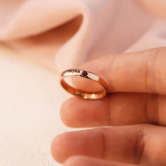 Elegant Classic Ring – Gold & Silver
